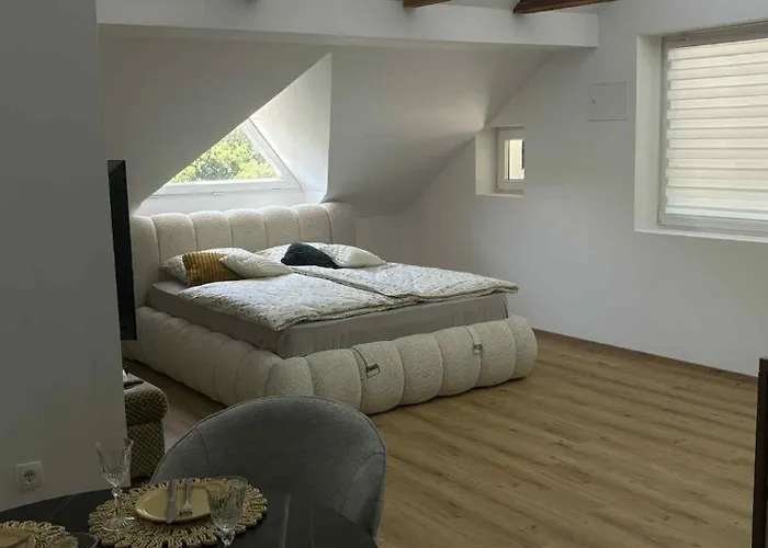 Apartma Lavanda شقة