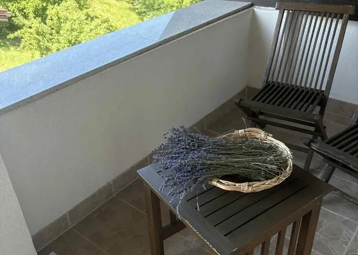 Apartma Lavanda شقة *